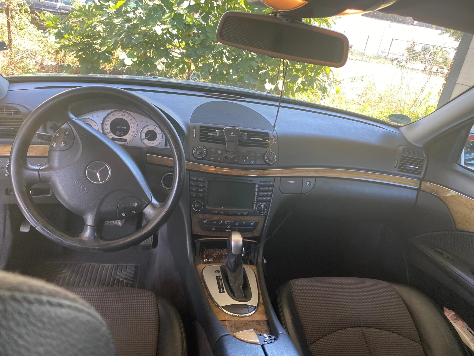 Mercedes-Benz E 280, снимка 7 - Автомобили и джипове - 55618377