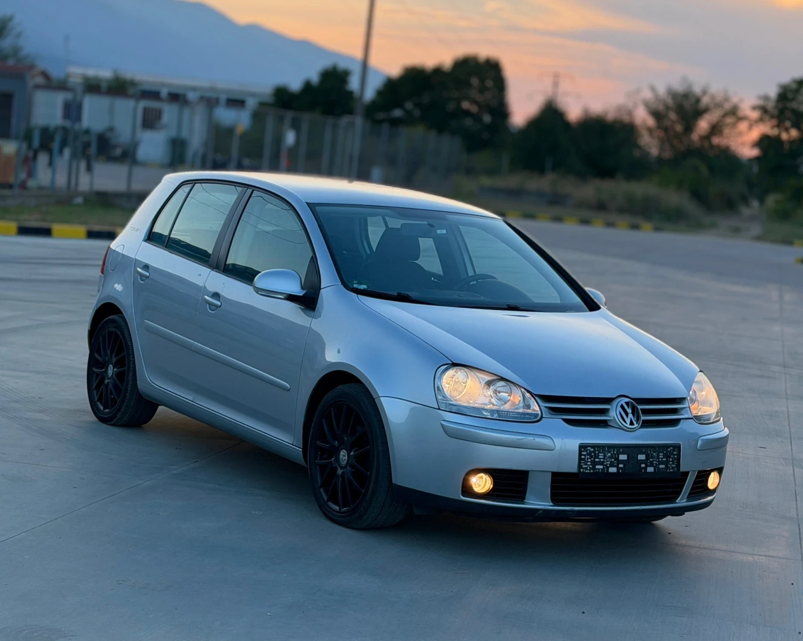 VW Golf Tour 1.9 105 6ск 216 хил км 