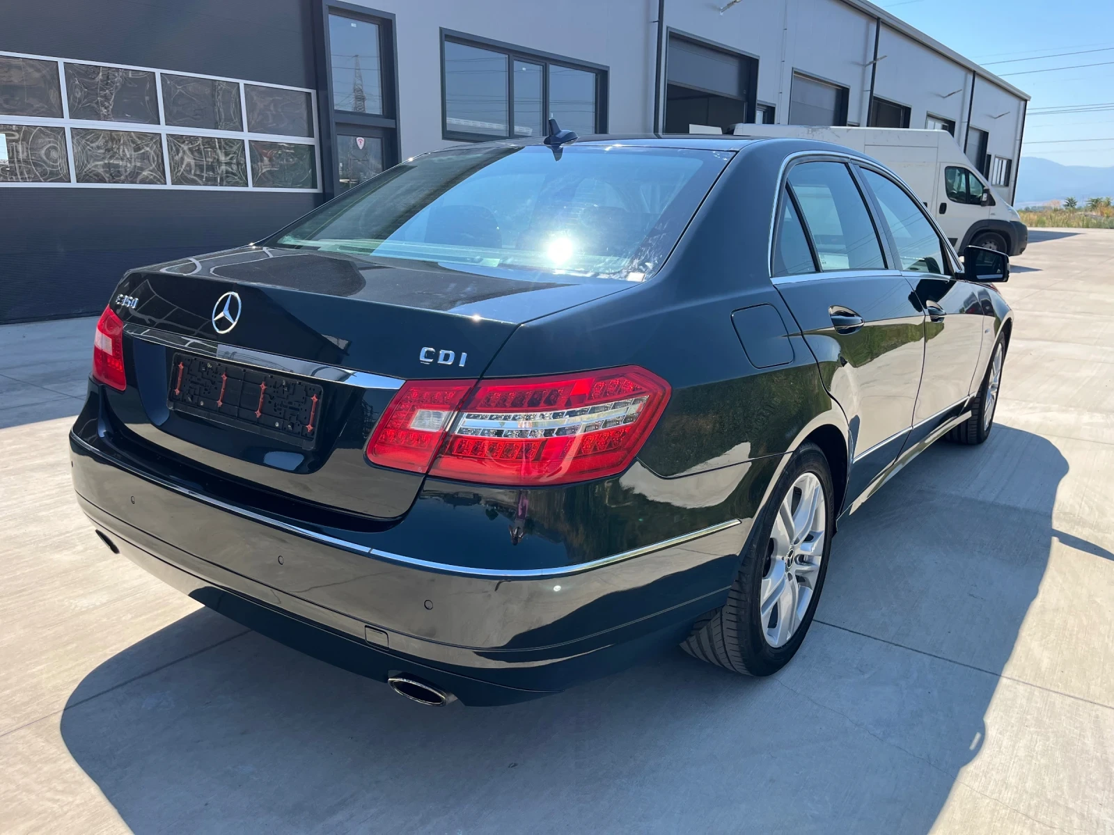Mercedes-Benz E 350 CDI / 3.0 V6/ AVANTGARDE/ 7G tronic, снимка 5 - Автомобили и джипове - 55958316