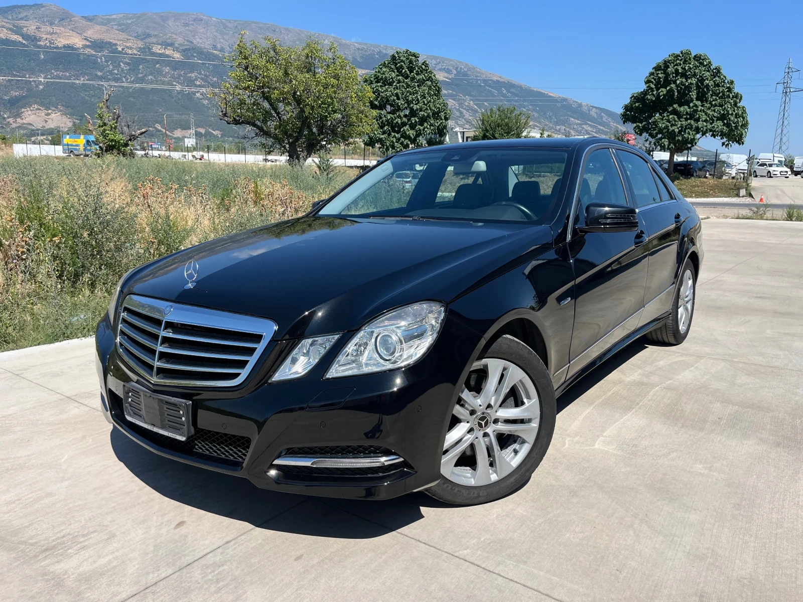 Mercedes-Benz E 350 CDI / 3.0 V6/ AVANTGARDE/ 7G tronic, снимка 2 - Автомобили и джипове - 55958316