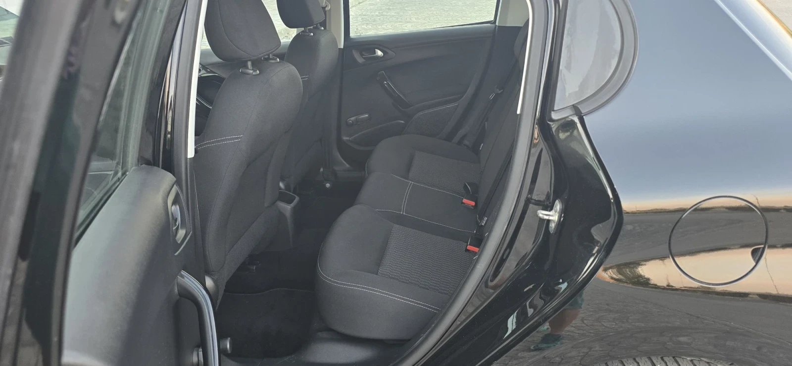 Peugeot 208 1.6 BLUE HDI* ЛИЗИНГ* GT LINE* SPORT* , снимка 11 - Автомобили и джипове - 56037432