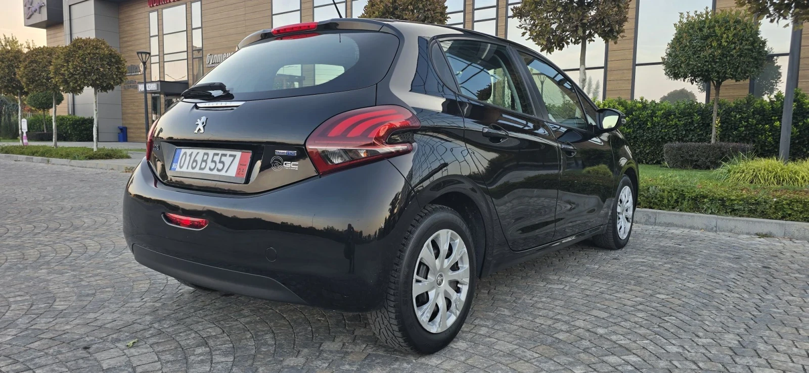 Peugeot 208 1.6 BLUE HDI* ЛИЗИНГ* GT LINE* SPORT* , снимка 6 - Автомобили и джипове - 56037432