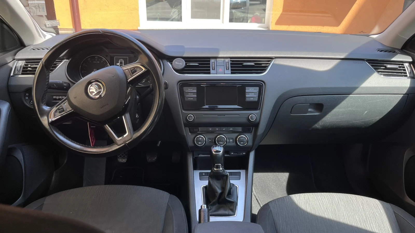 Skoda Octavia 1.4 TSI 150Hp, снимка 9 - Автомобили и джипове - 56374907