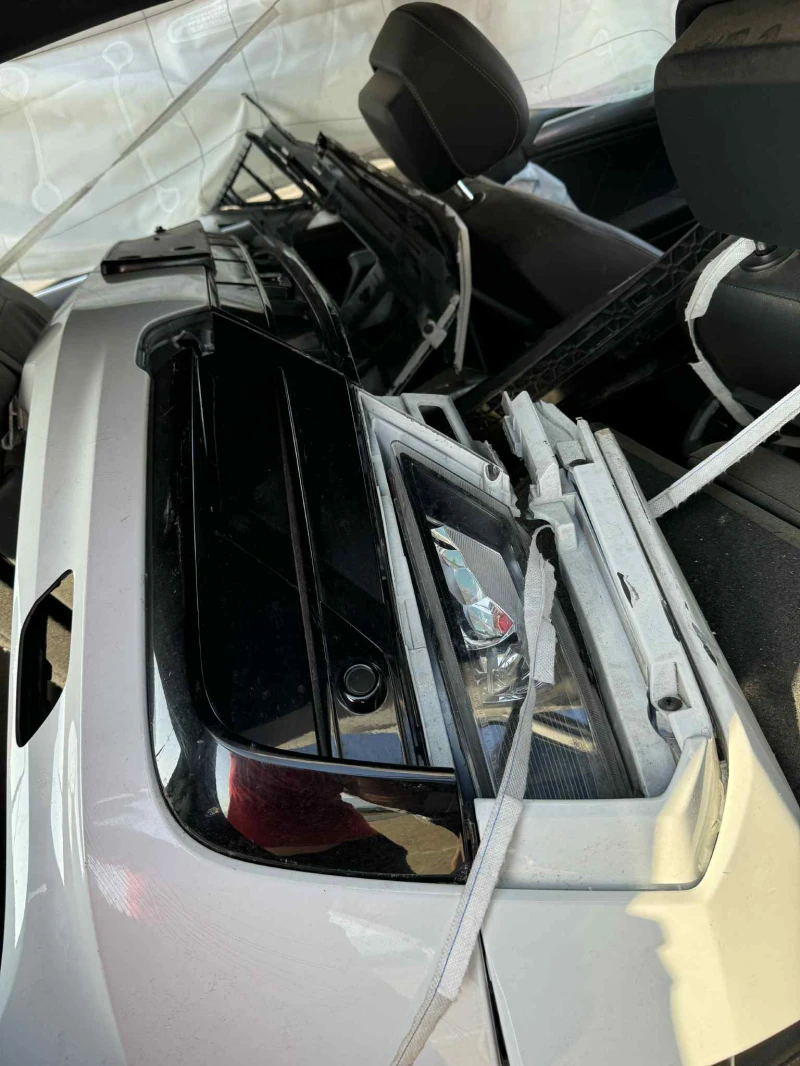 VW Tiguan 2.0, снимка 8 - Автомобили и джипове - 50816214