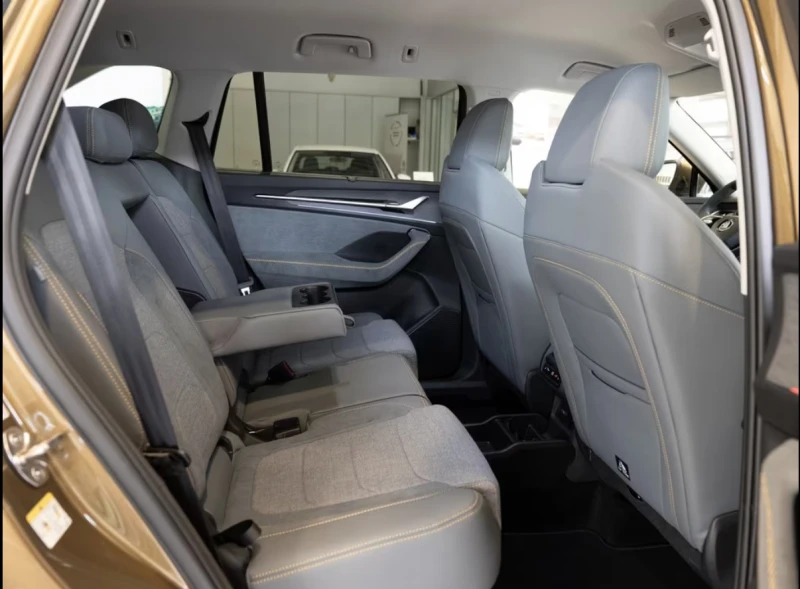 Skoda Kodiaq 2.0 TDI* Selection* DSG* Memory* MATRIX, снимка 4 - Автомобили и джипове - 52985605