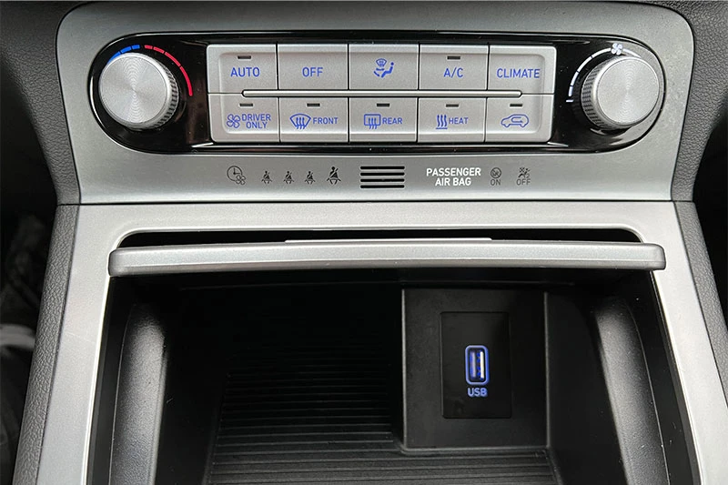 Hyundai Kona НАЛИЧНА, снимка 5 - Автомобили и джипове - 53300021