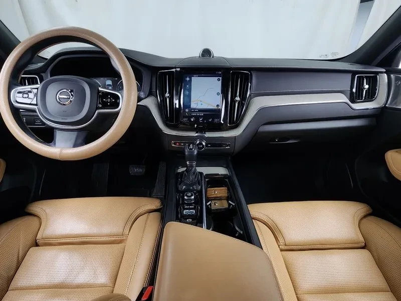 Volvo XC60 T6 INSCRIPTION, снимка 7 - Автомобили и джипове - 55704358