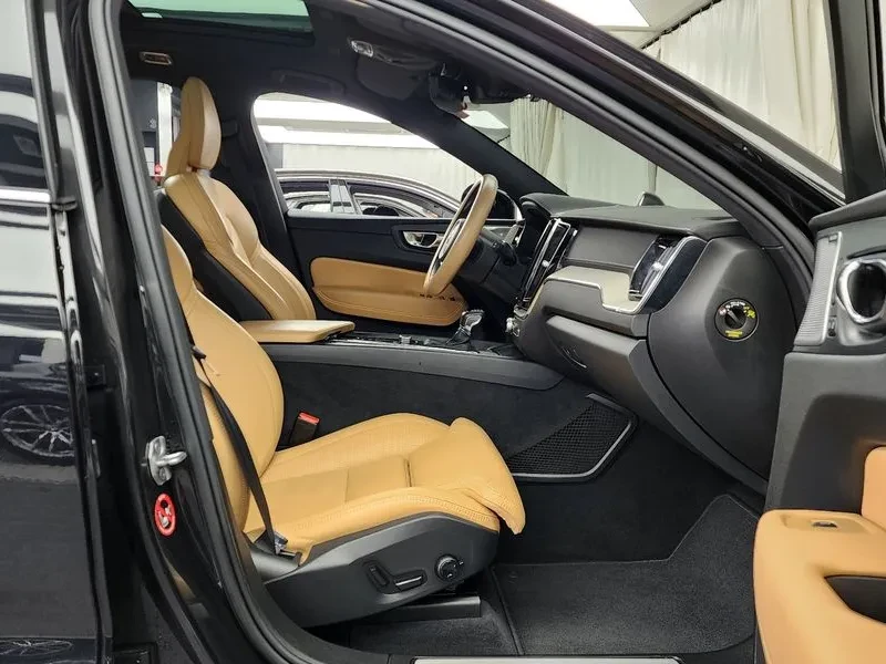 Volvo XC60 T6 INSCRIPTION, снимка 11 - Автомобили и джипове - 55704358