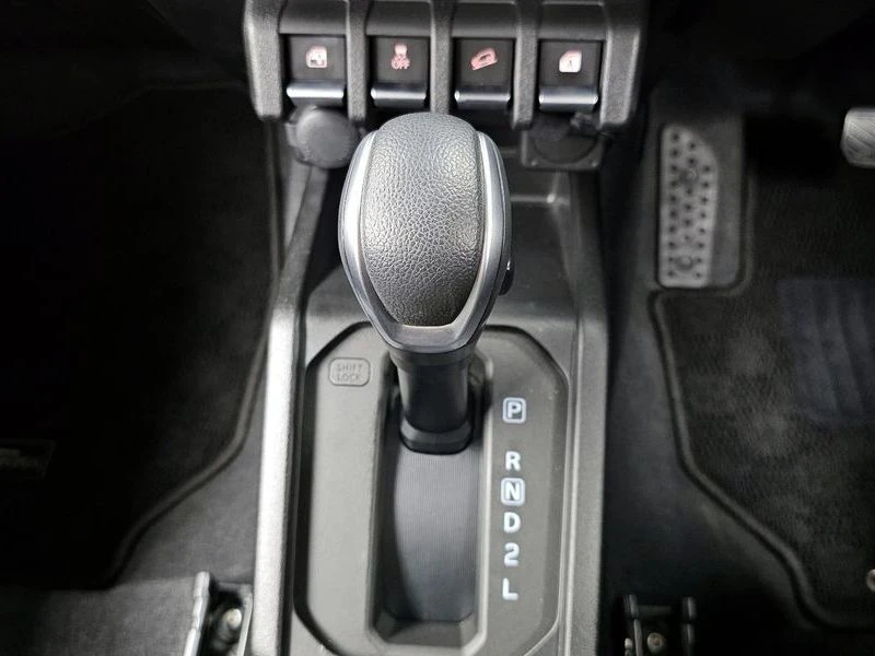 Suzuki Jimny 1.5 Automatic, снимка 9 - Автомобили и джипове - 55775618