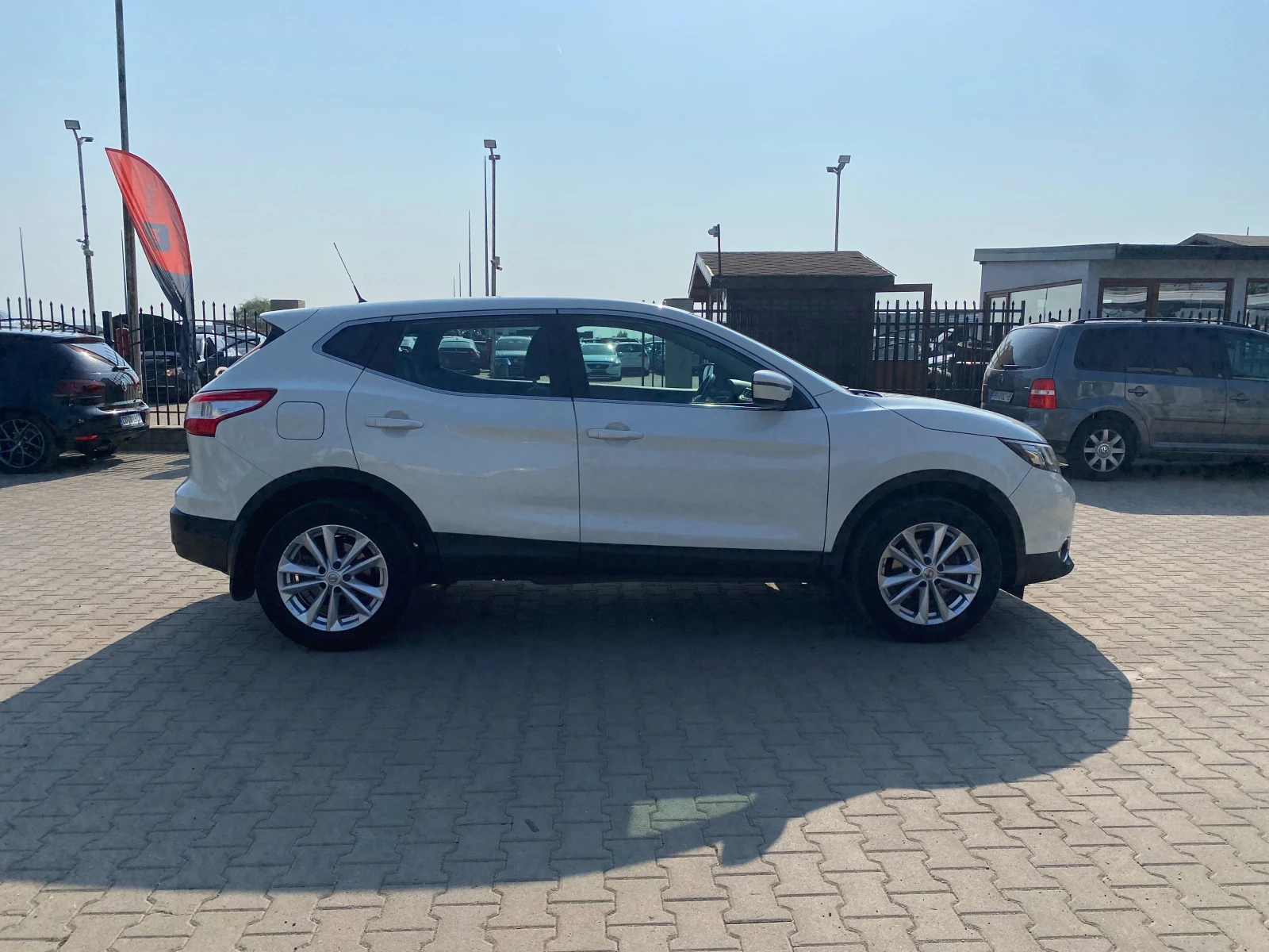 Nissan Qashqai 1.2I EURO 6B - изображение 6