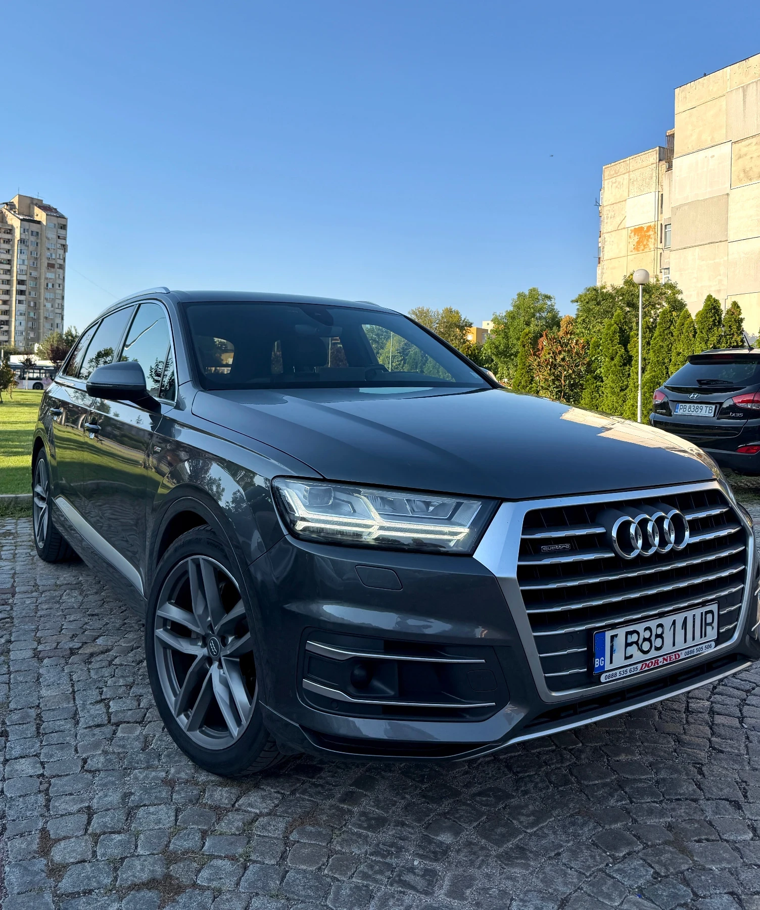 Audi Q7 S-Line / Matrix / DIST / Quattro
