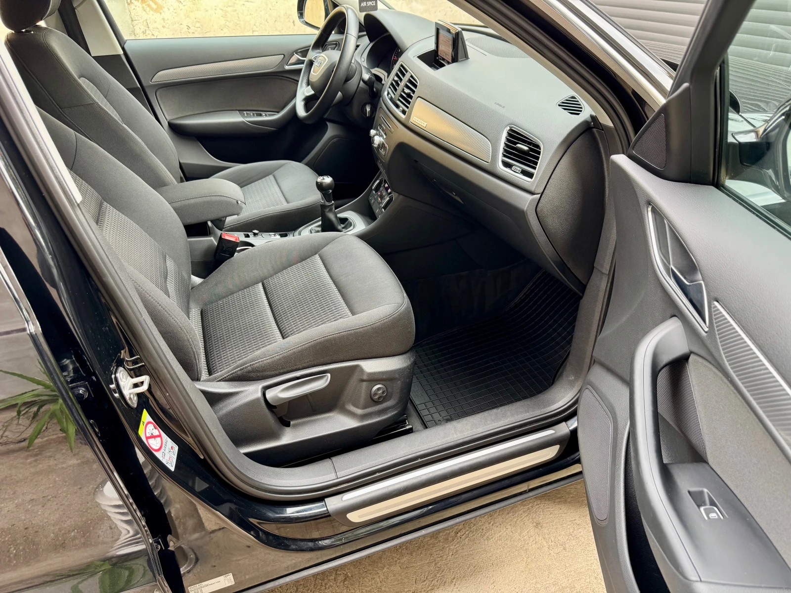 Audi Q3 2.0TDi-Quattro - изображение 8