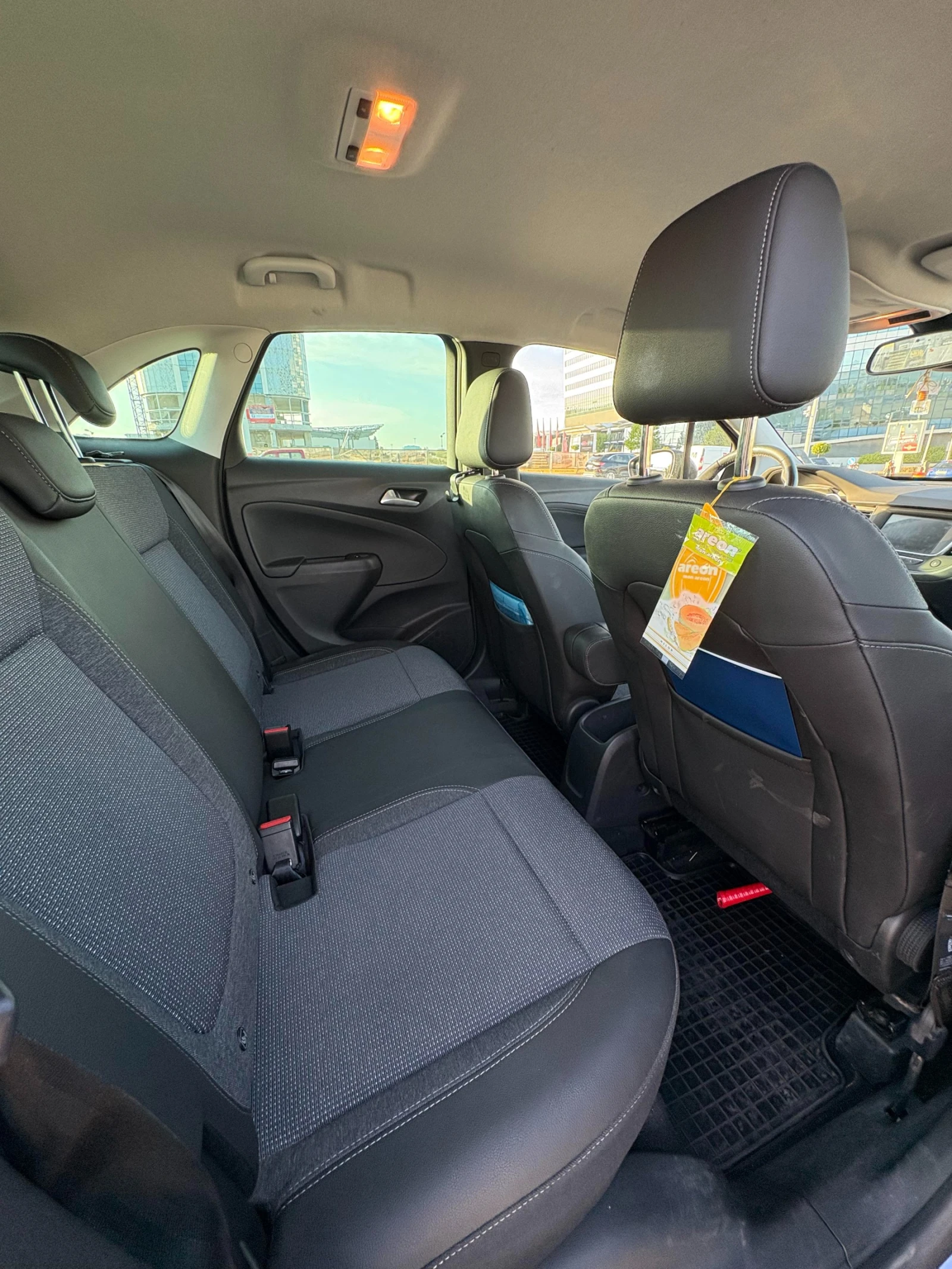 Opel Crossland X Elegance 1.2T AT6 MY22 - изображение 9