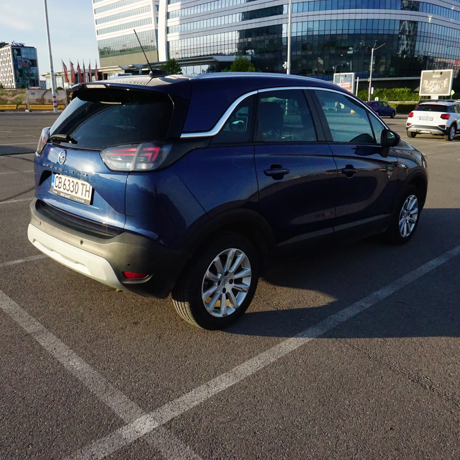 Opel Crossland X Elegance 1.2T AT6 MY22 - изображение 4