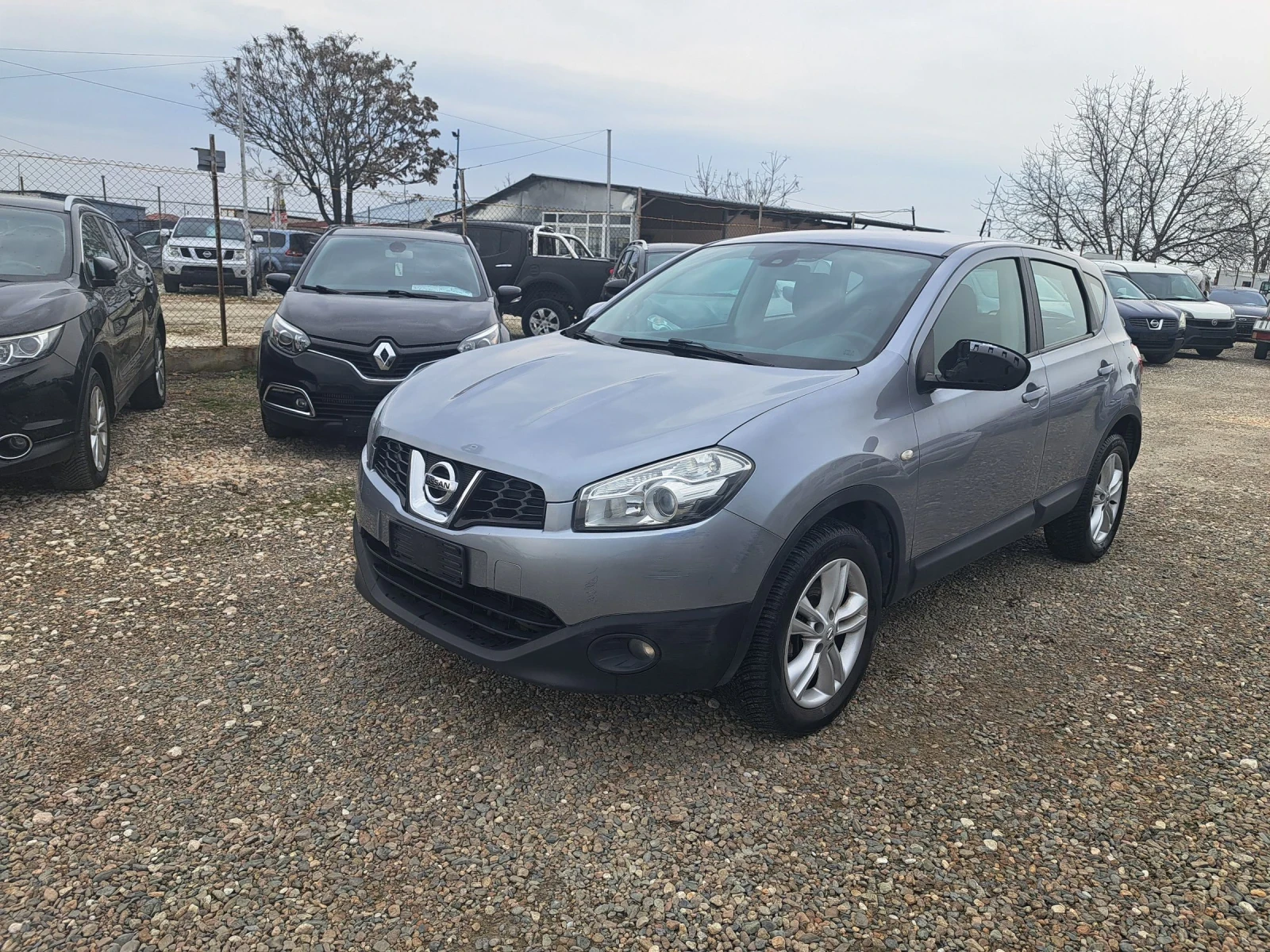 Nissan Qashqai 1.6, снимка 2 - Автомобили и джипове - 53821710