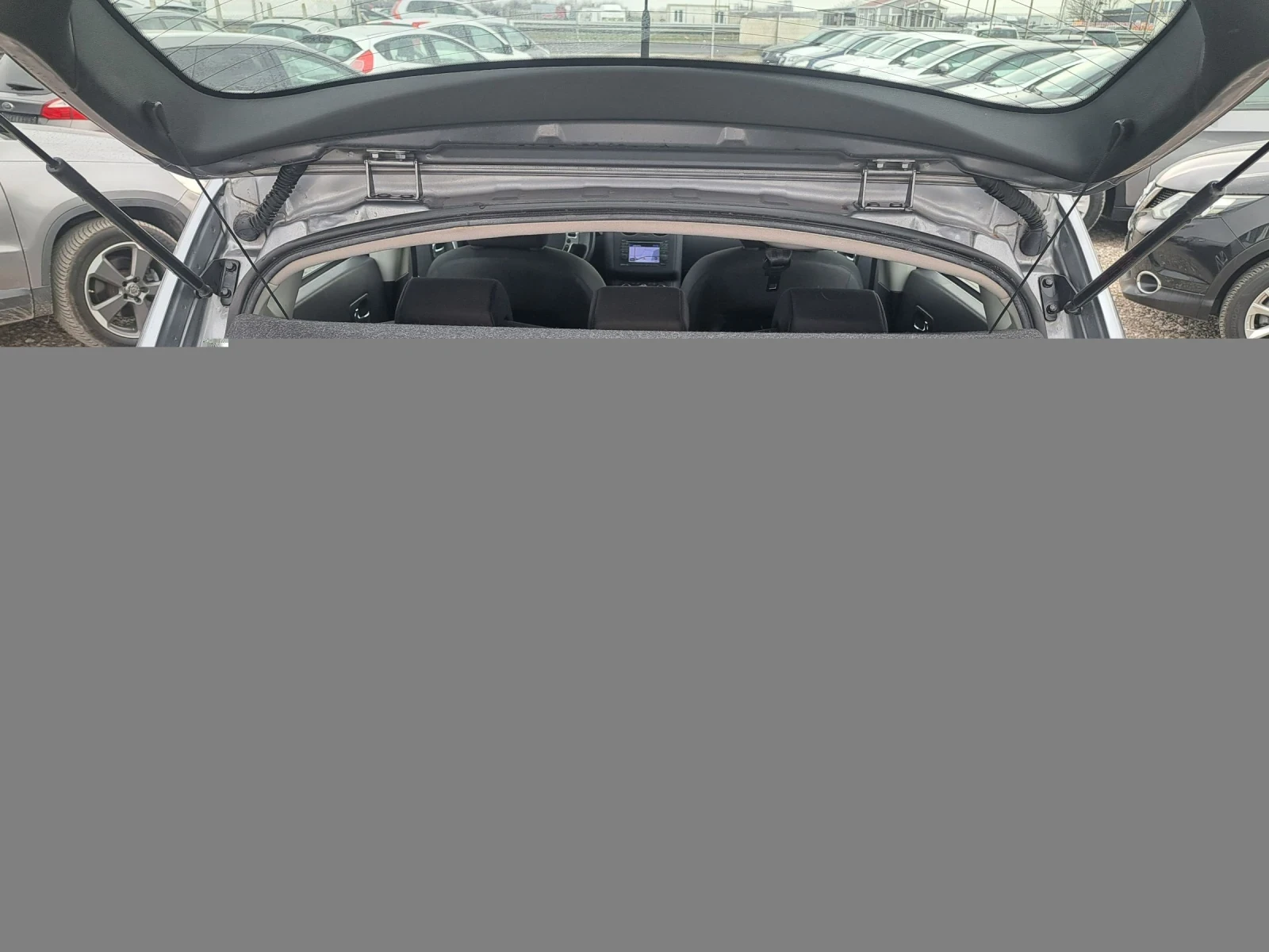 Nissan Qashqai 1.6, снимка 17 - Автомобили и джипове - 53821710