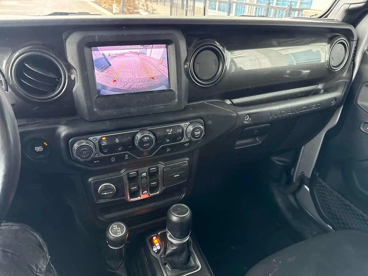 Jeep Wrangler * Sport 4x4 * ПОДГРЕВИ * KEYLESS * АВТОКРЕДИТ, снимка 9 - Автомобили и джипове - 54556862