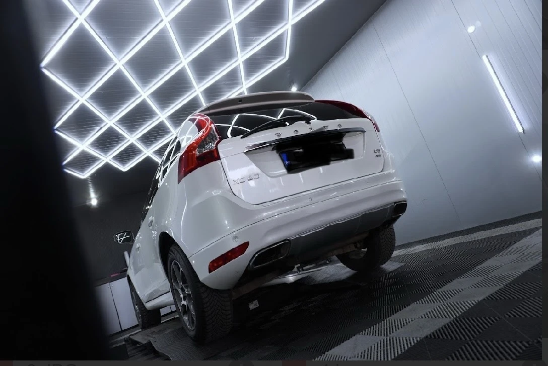 Volvo XC60 Ocean Race, снимка 2 - Автомобили и джипове - 55037954