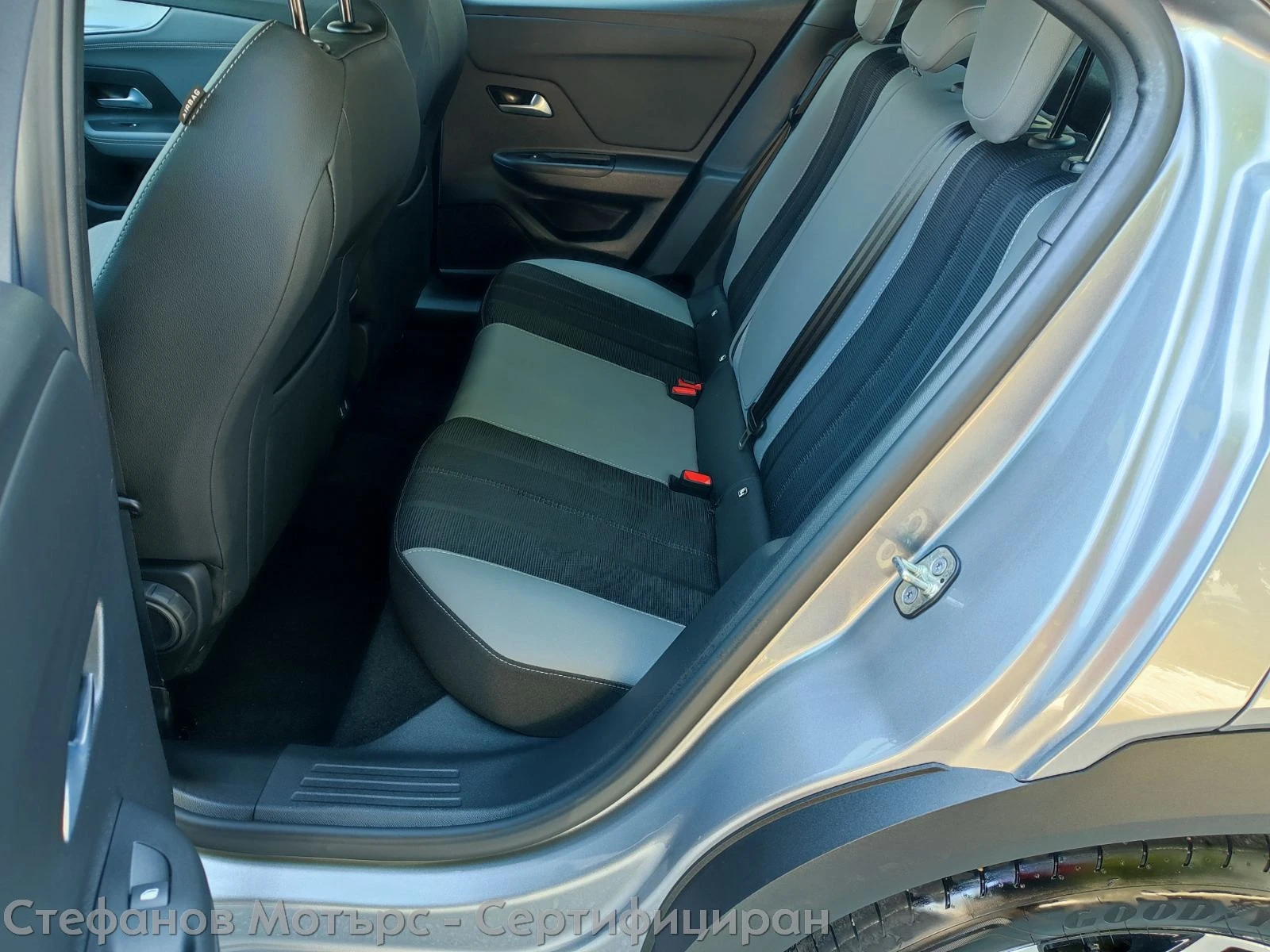 Opel Mokka Edition 1.2 Turbo (130hp) AT8, снимка 13 - Автомобили и джипове - 55707080