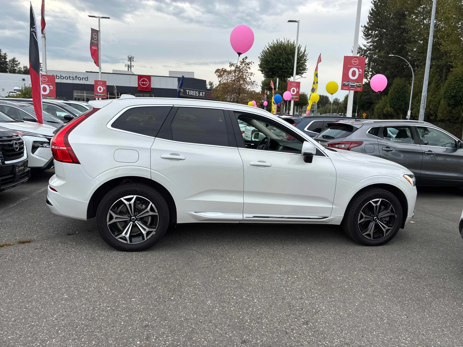 Volvo XC60 Inscription Expression / Клип на мотора / Carfax , снимка 3 - Автомобили и джипове - 55999540