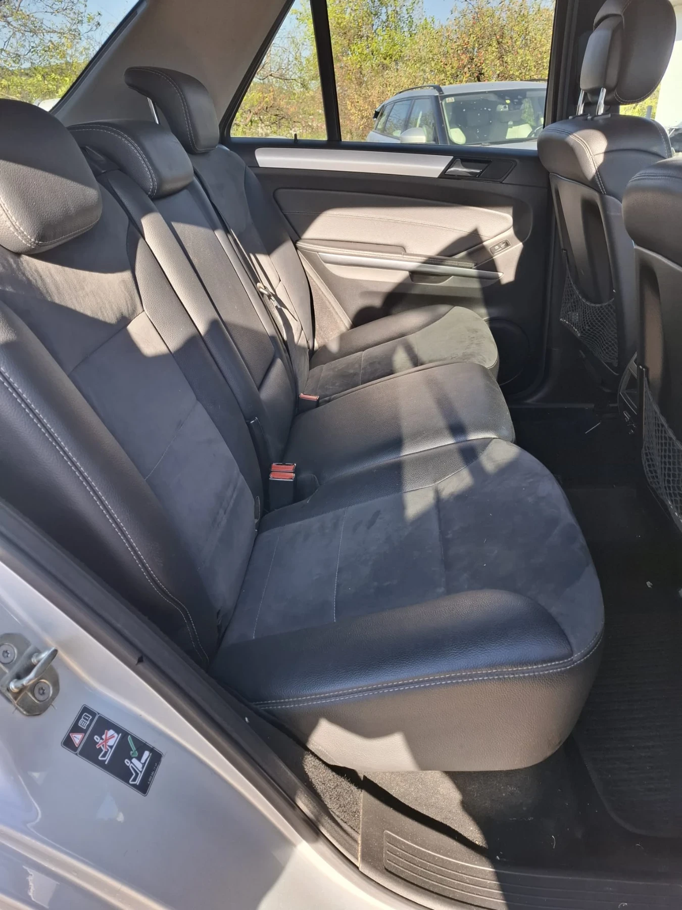 Mercedes-Benz ML 320, снимка 6 - Автомобили и джипове - 56420851