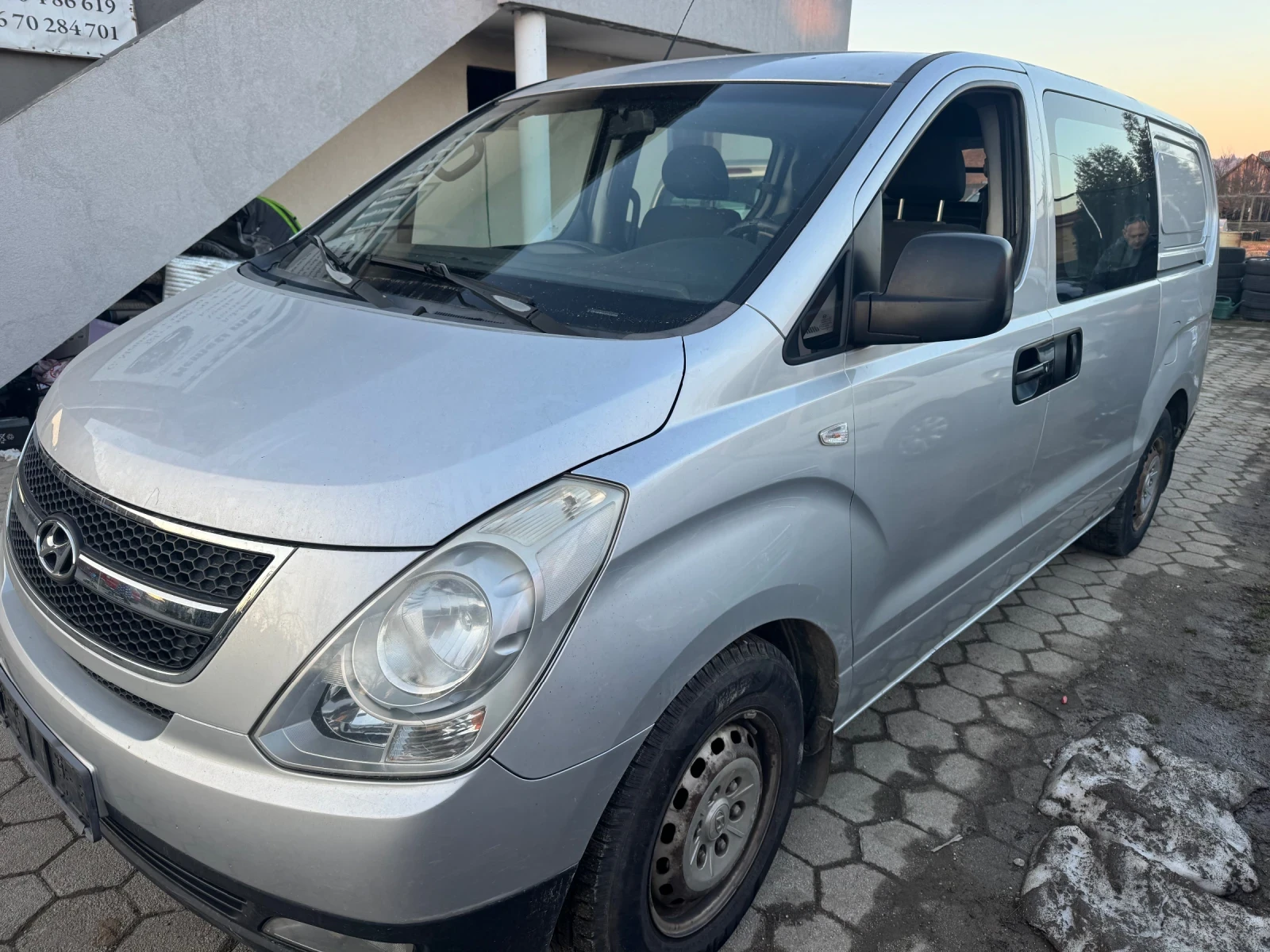 Hyundai H1 2.5 170ps 5+ 1, снимка 3 - Бусове и автобуси - 53740527