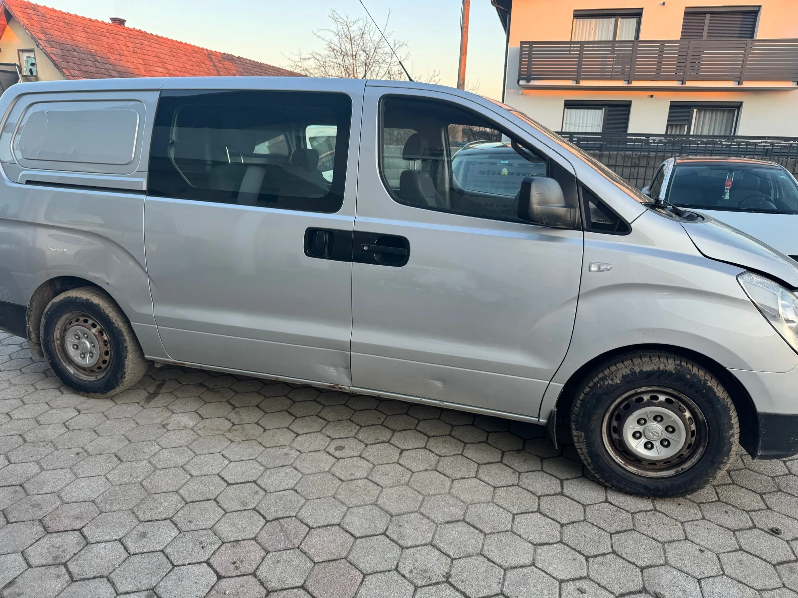 Hyundai H1 2.5 170ps 5+ 1, снимка 4 - Бусове и автобуси - 53740527