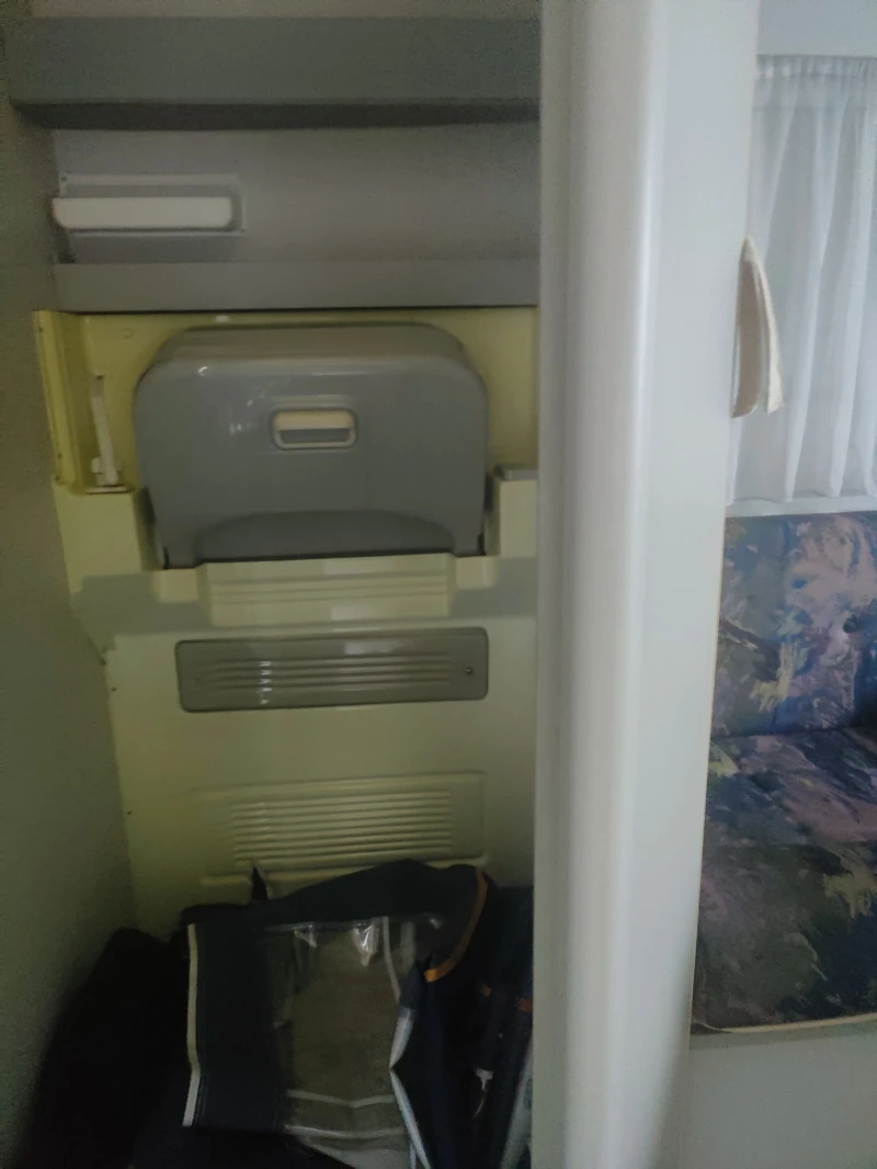 Каравана Beyerland Delta , снимка 6 - Каравани и кемпери - 53422412