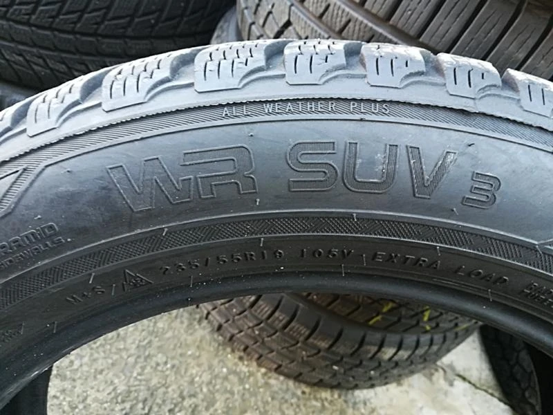 Гуми Зимни 235/55R19, снимка 4 - Гуми и джанти - 23733484