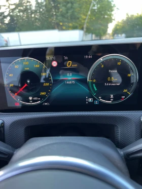 Mercedes-Benz CLA 180, снимка 8