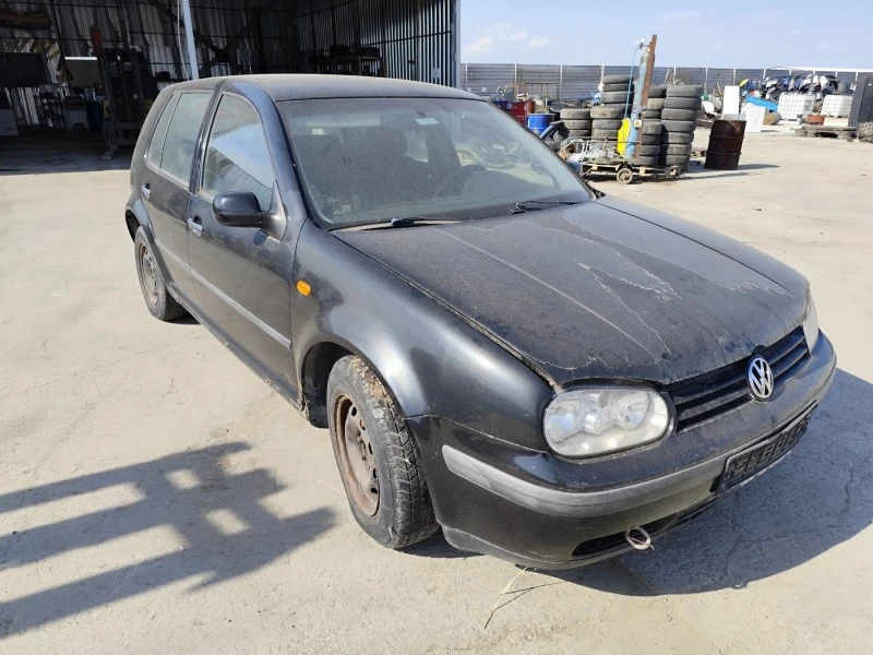 VW Golf 4 - 1.4, снимка 2 - Автомобили и джипове - 46366122