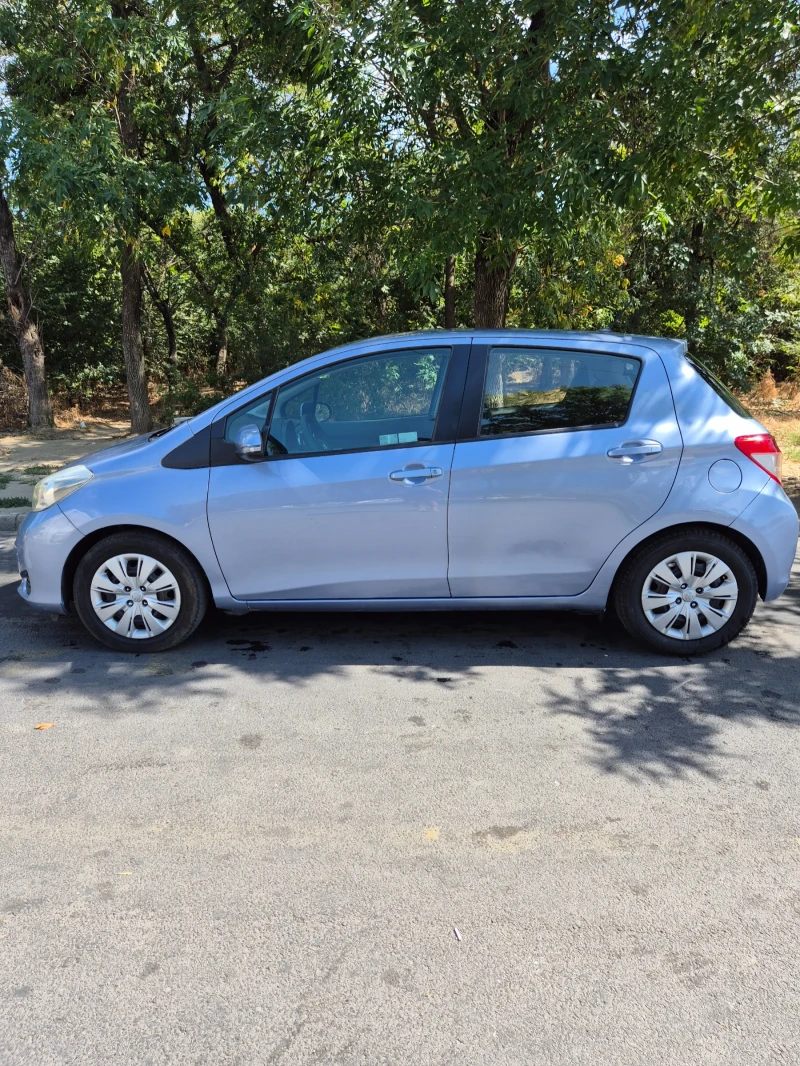 Toyota Yaris 1.3 бензин 4 цилиндъра , снимка 4 - Автомобили и джипове - 47415540