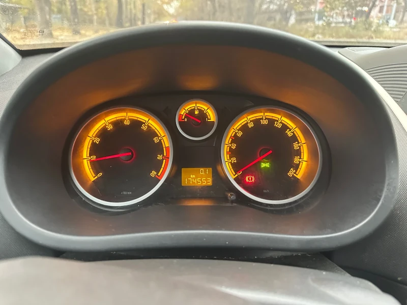 Opel Corsa 1.4/90кс, снимка 6 - Автомобили и джипове - 48069240