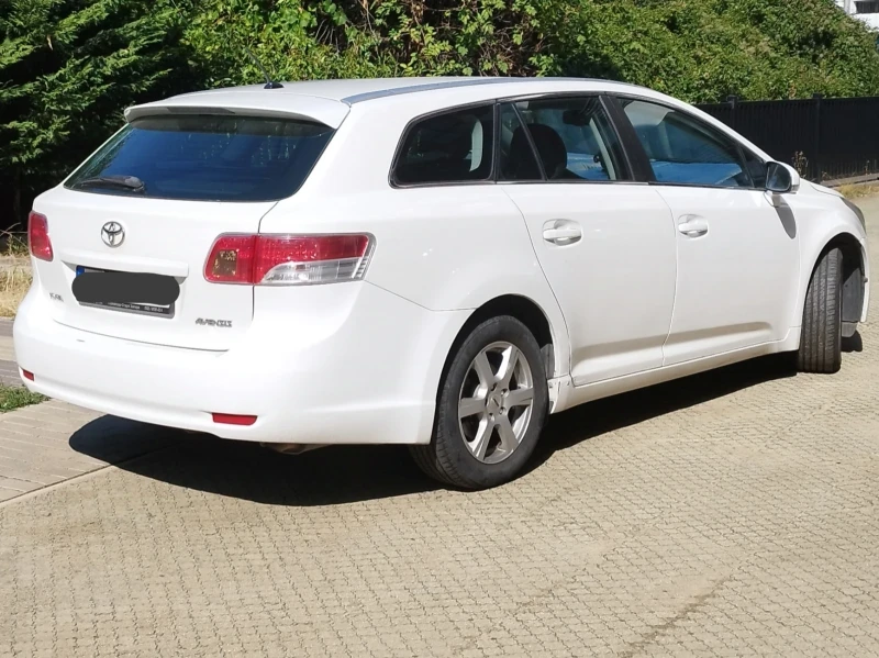 Toyota Avensis 2.0i, снимка 4 - Автомобили и джипове - 48670692