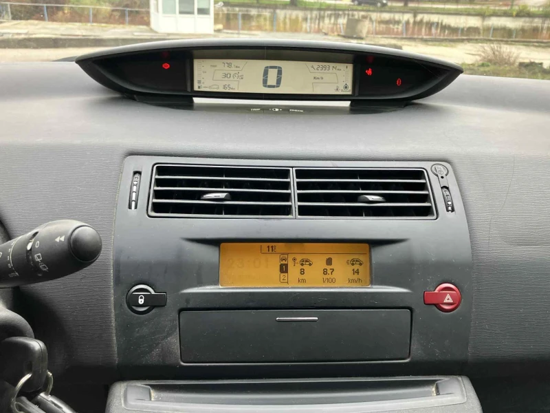 Citroen C4 1.6HDI 16V 109k, снимка 8 - Автомобили и джипове - 52979982