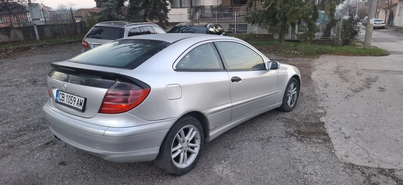 Mercedes-Benz C 180, снимка 4 - Автомобили и джипове - 52775320