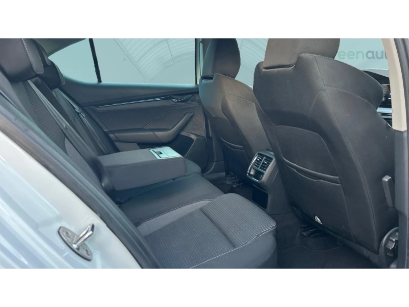 Skoda Octavia 2.0 TDi  M/T, Месечна вноска от 255  , снимка 10 - Автомобили и джипове - 53089219