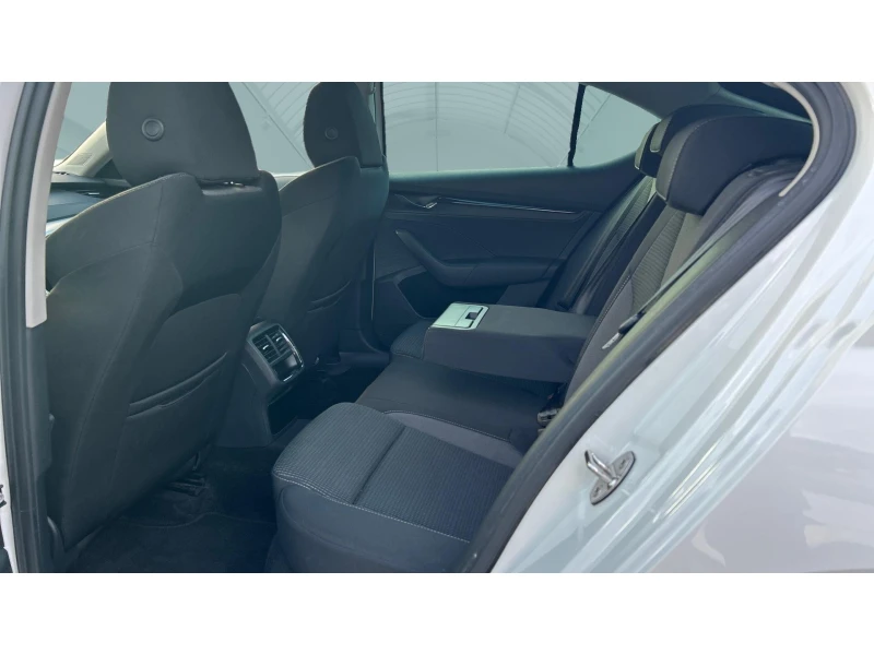 Skoda Octavia 2.0 TDi  M/T, Месечна вноска от 255  , снимка 12 - Автомобили и джипове - 53089219