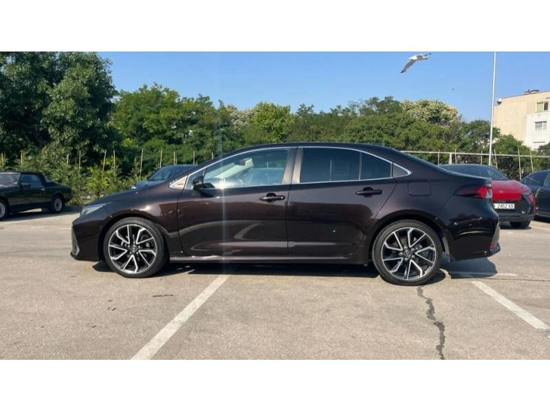 Toyota Corolla SEDAN 1.6 CVT Luxury Plus - изображение 4