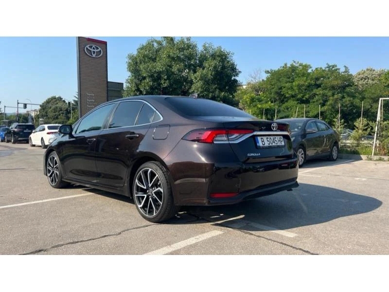 Toyota Corolla SEDAN 1.6 CVT Luxury Plus - изображение 3
