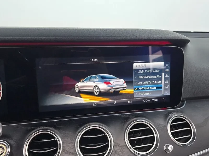 Mercedes-Benz E 300 4MATIC - САМО 30% АВАНС, снимка 14 - Автомобили и джипове - 56266599