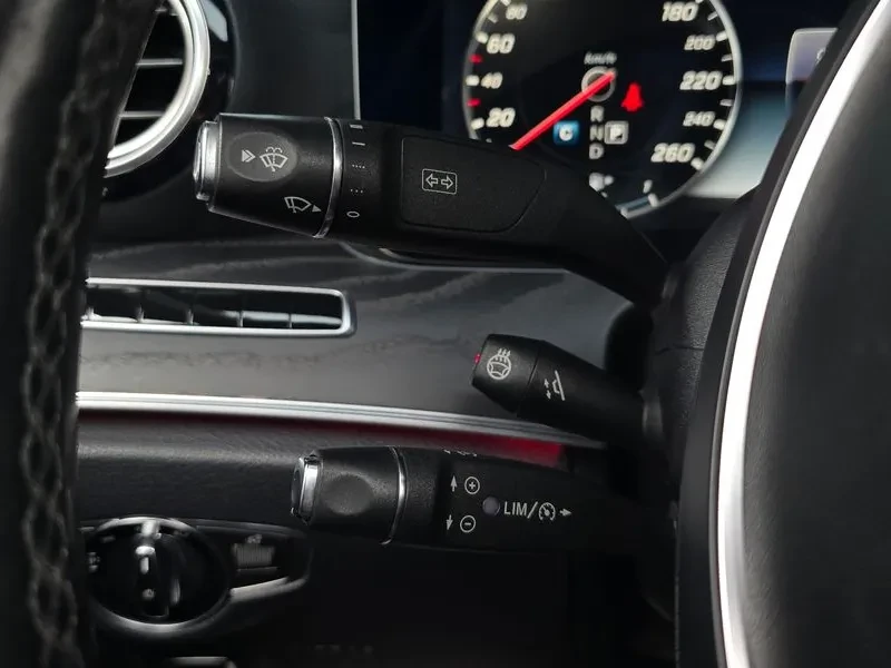 Mercedes-Benz E 300 4MATIC - САМО 30% АВАНС, снимка 17 - Автомобили и джипове - 56266599