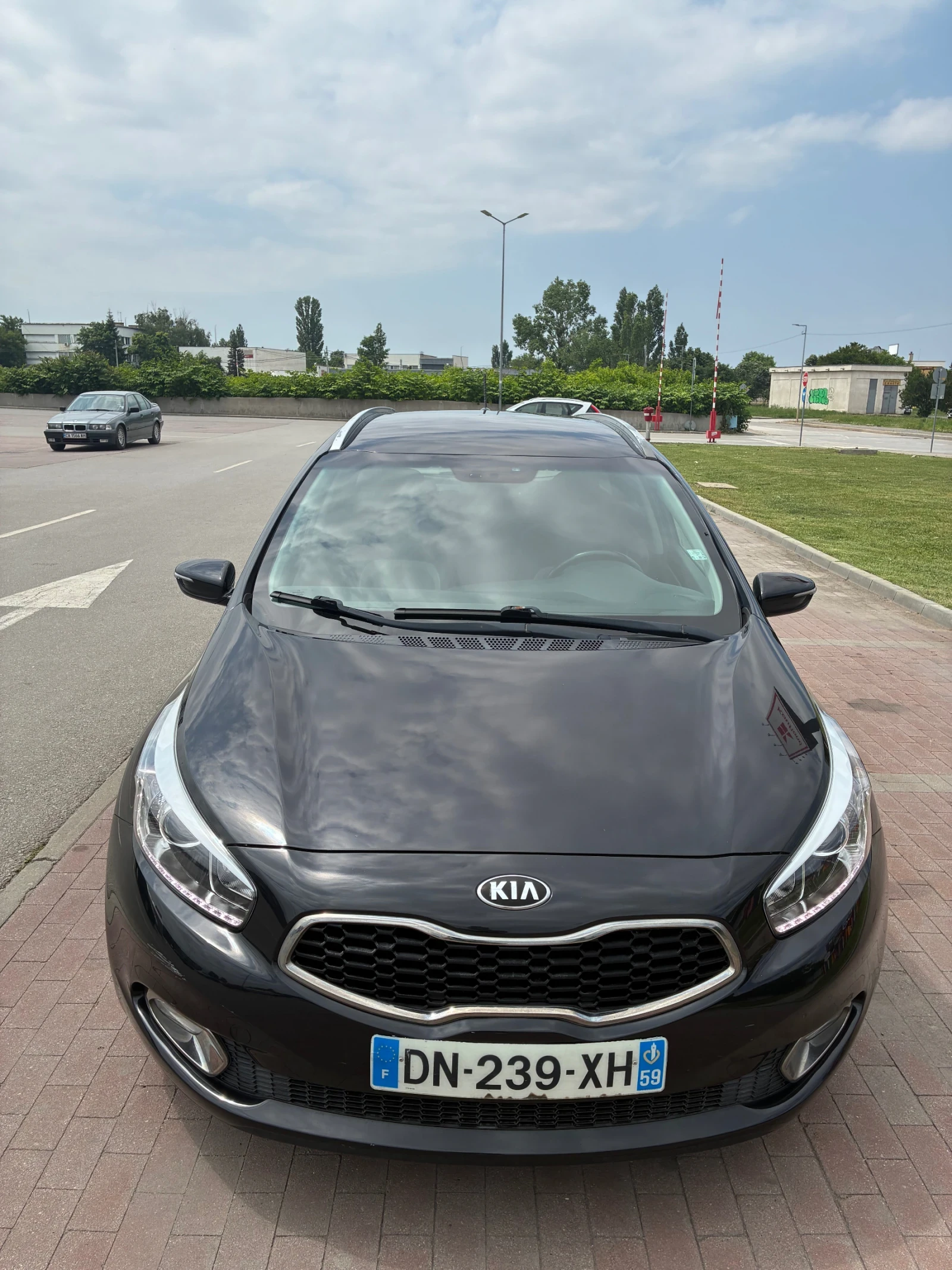Kia Ceed ДОБРО СЪСТОЯНИЕ РЕГИСТРИРАНА !!! - изображение 3