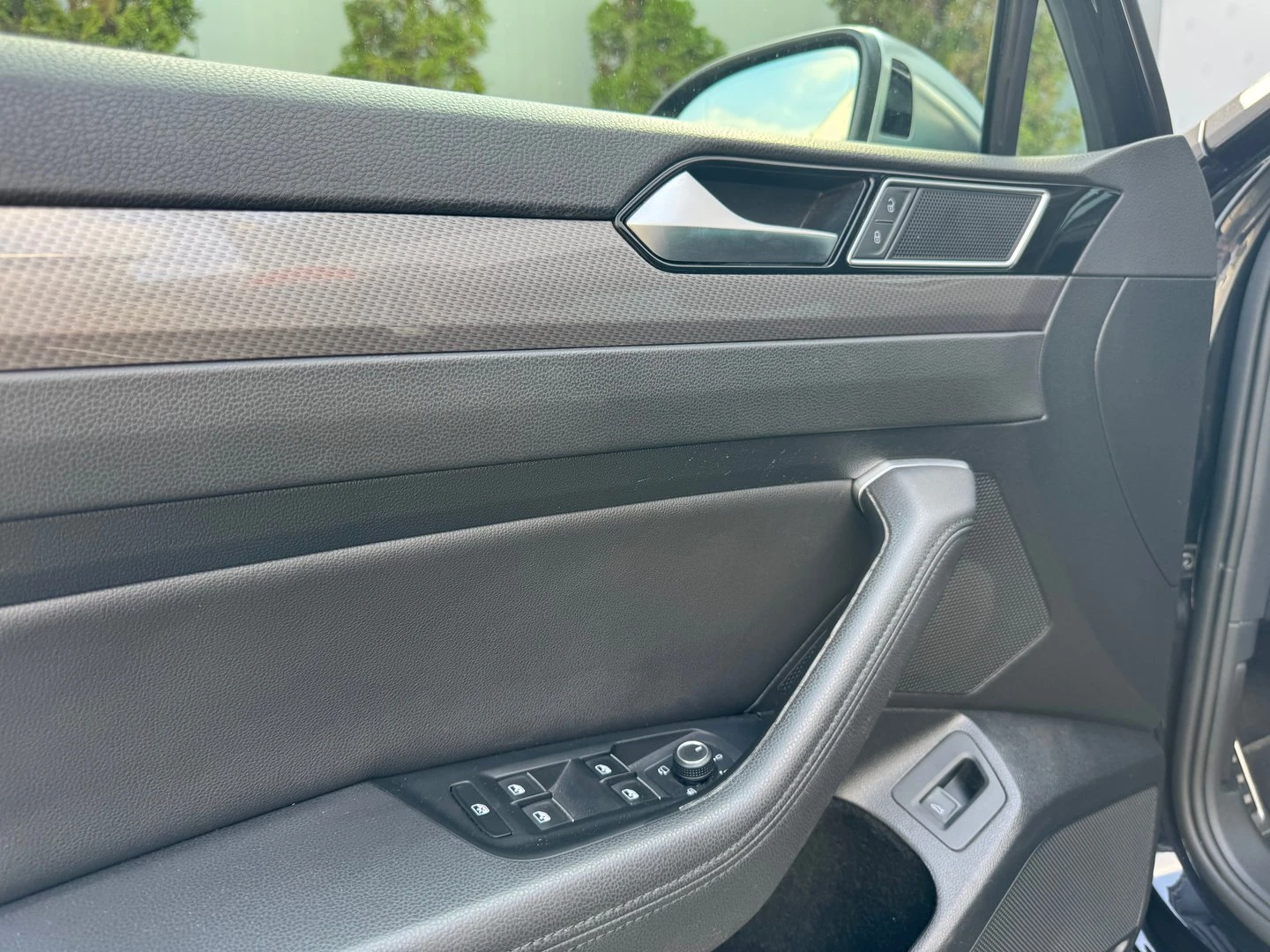 VW Passat 2.0TDI BMT 4MOTION, снимка 6 - Автомобили и джипове - 54618012