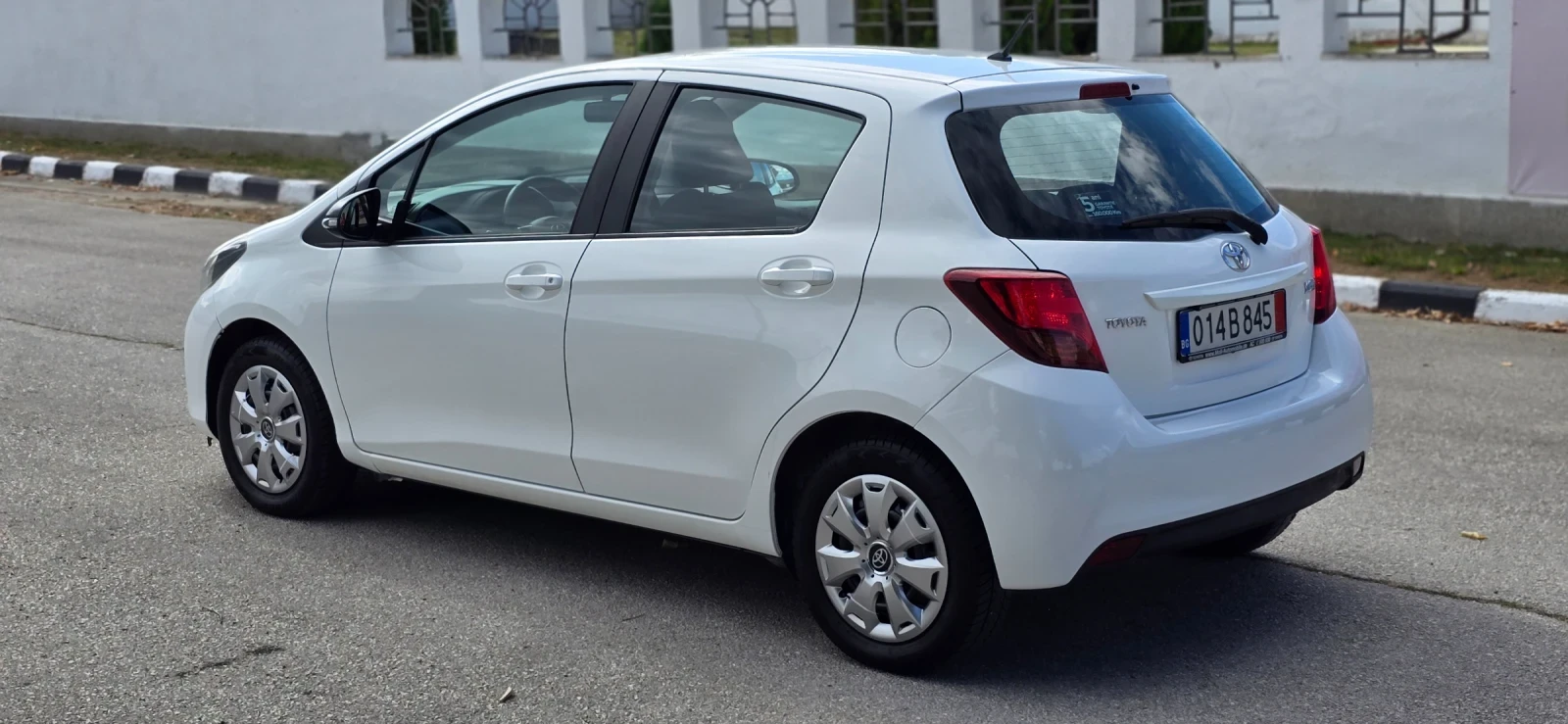 Toyota Yaris  - изображение 4