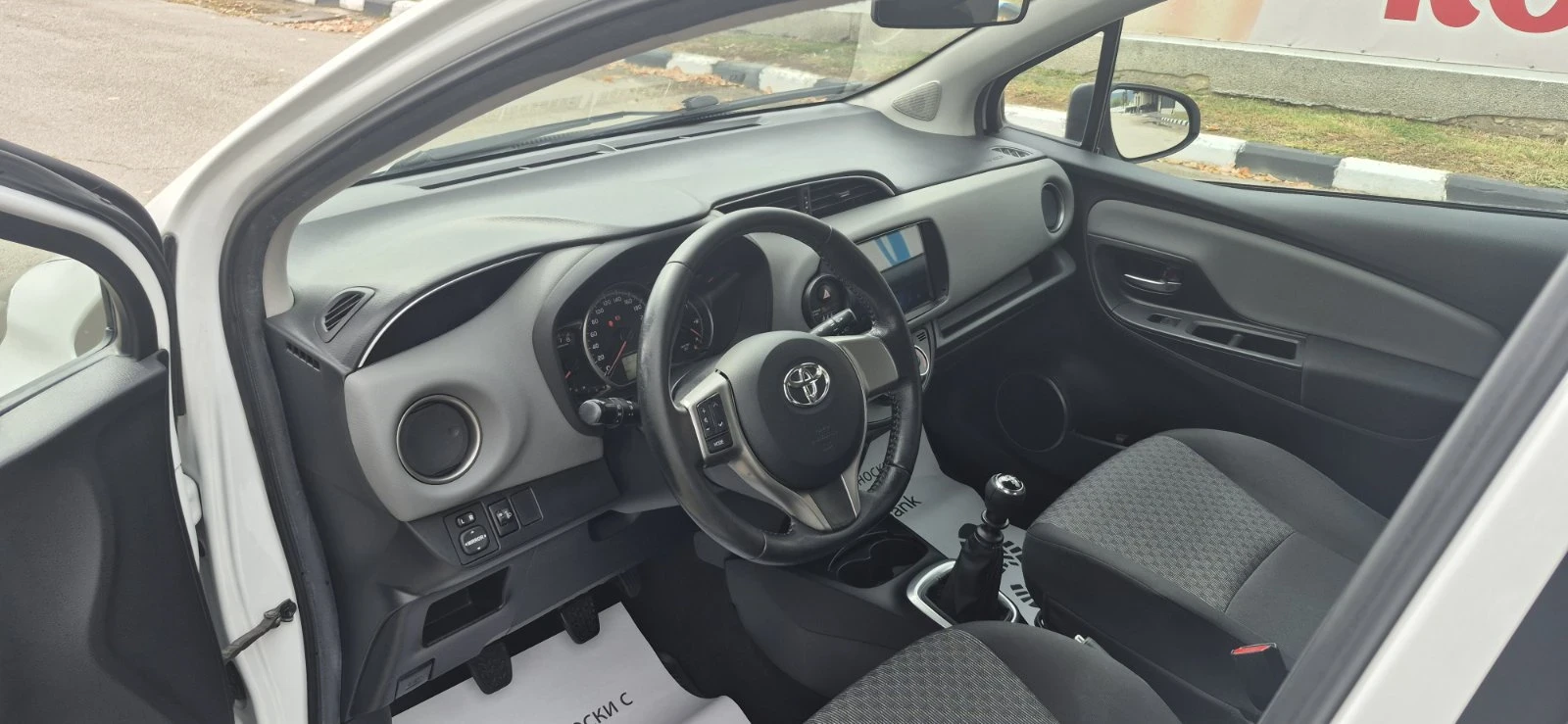Toyota Yaris  - изображение 10