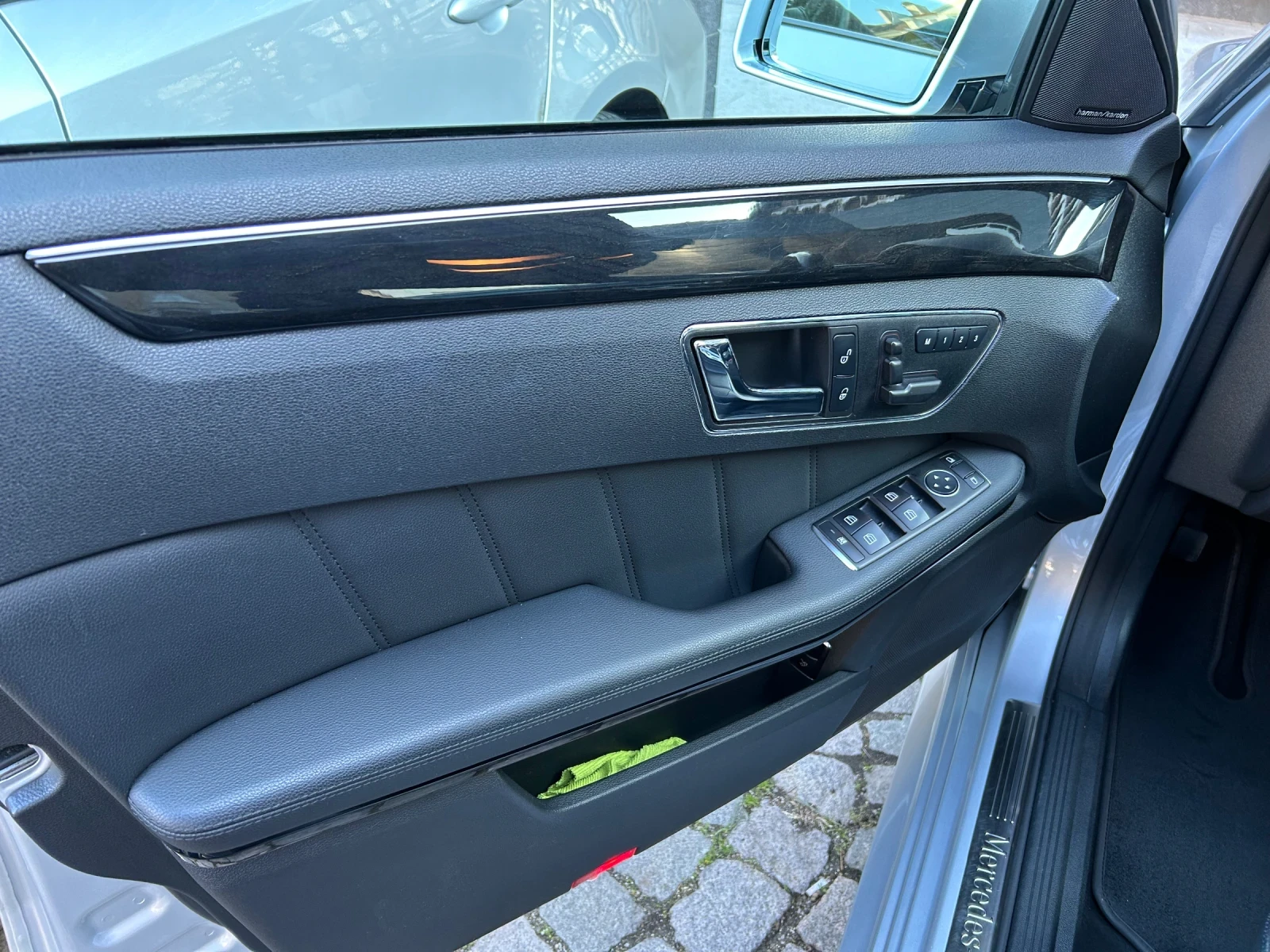 Mercedes-Benz E 350 E350 4MATIC  AMG  2011 �.   272 �.�.   ���/������ | Mobile.bg � ����������� 12