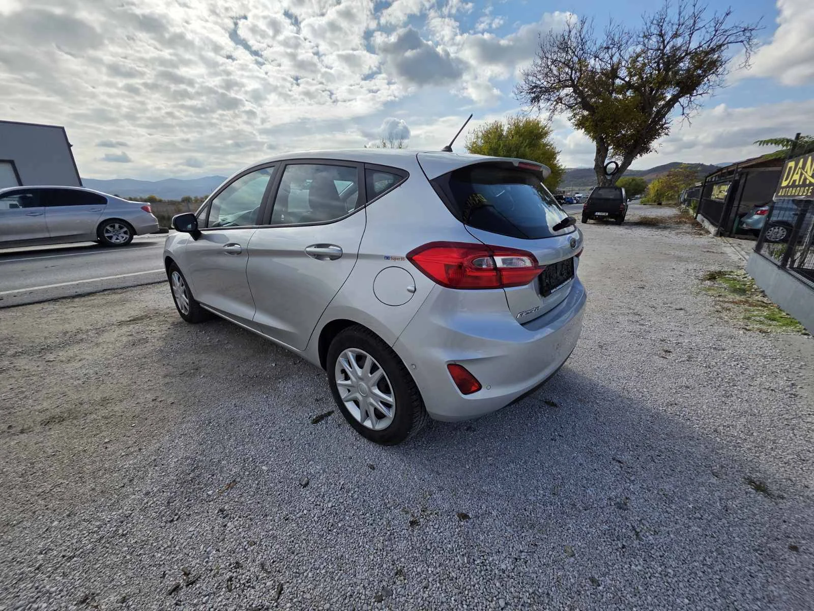 Ford Fiesta 1.0 EcoBoost Навигация| Камера| Автопилот - изображение 8