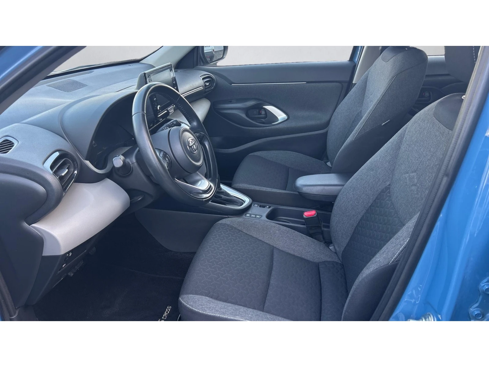 Toyota Yaris Cross    483 . | Mobile.bg   12