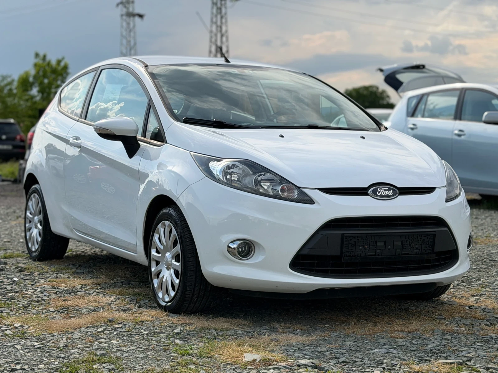 Ford Fiesta 1.4i ICONIC, снимка 3 - Автомобили и джипове - 52934019